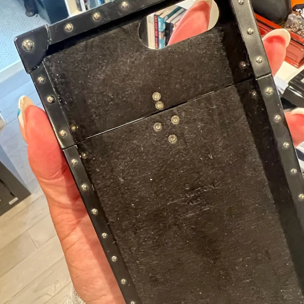 LV I PHONE CASE